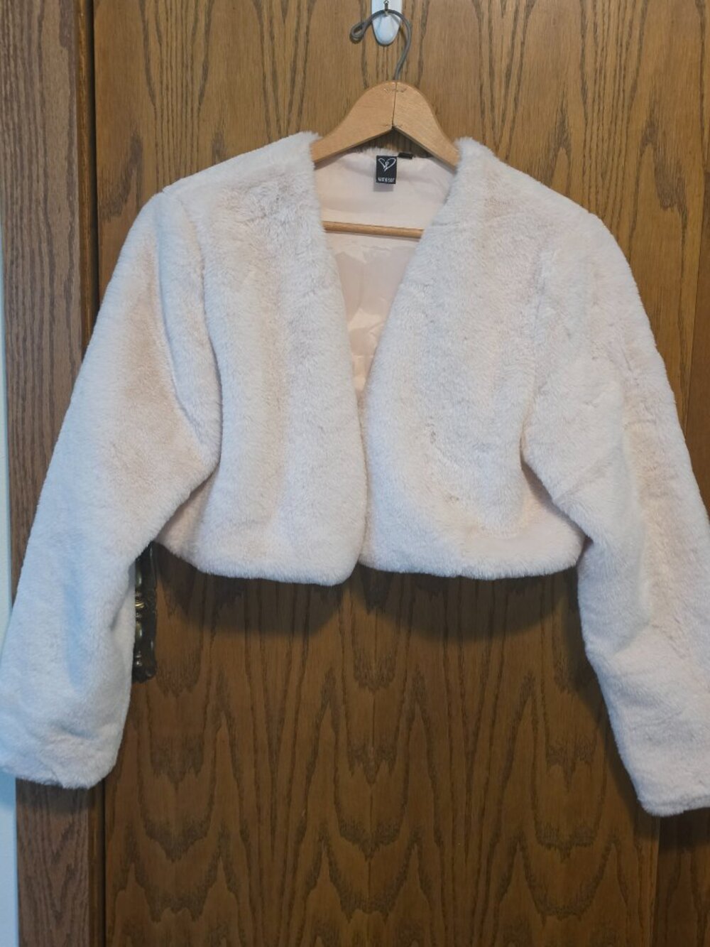 Windsor Ultra-Soft Faux Fur Cropped Jacket / Bolero Womens Lg